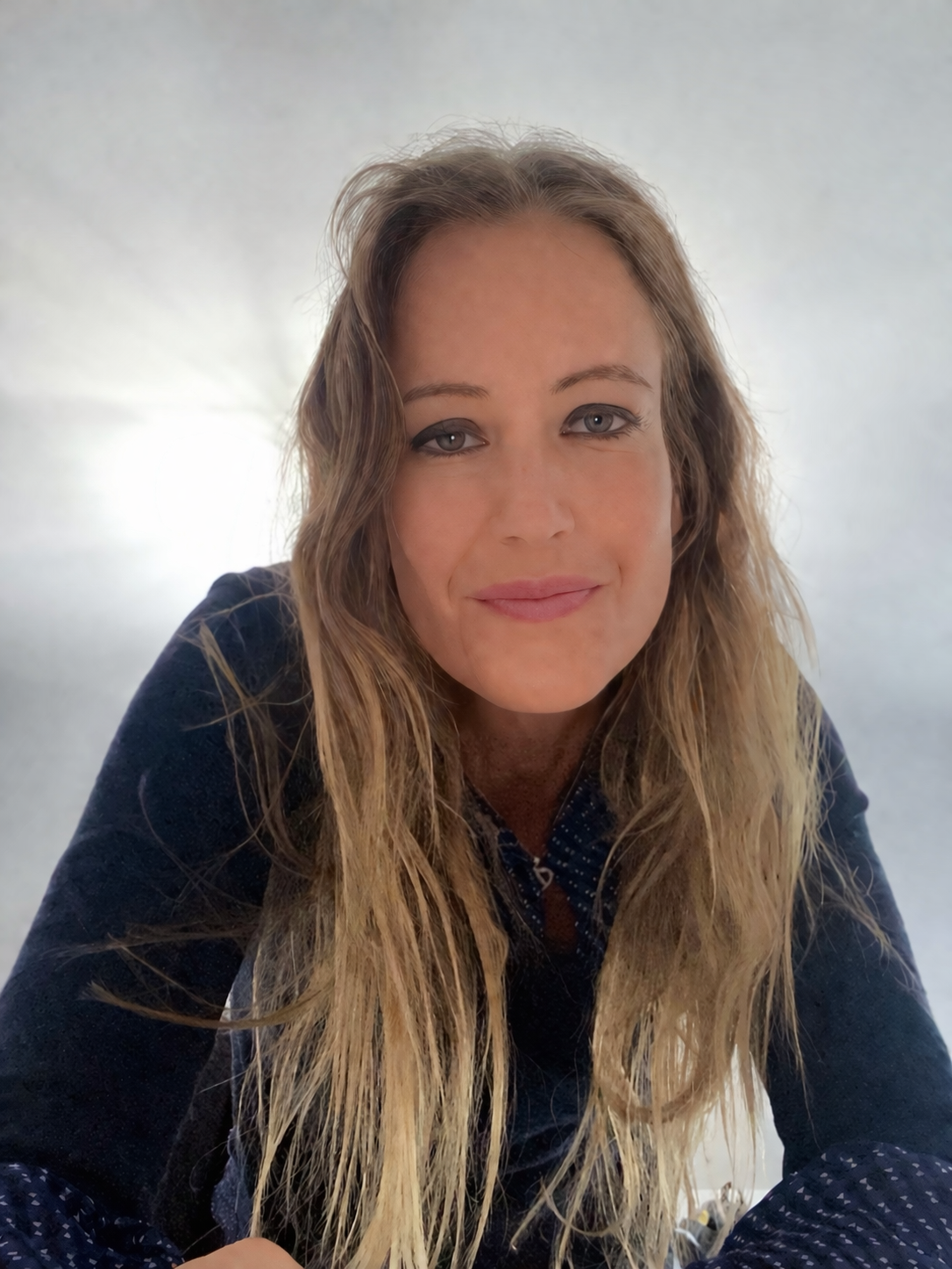 Khris, founder and AI guide at Easy AI, Your Way